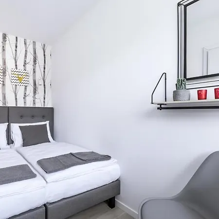 Apartament Konopnickiej 11/8 *